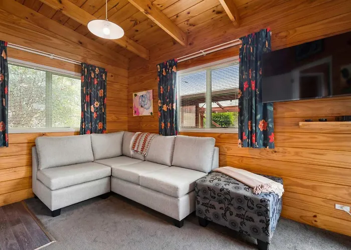 Apartment Cedar View - Close To Skyline & Zorb With Pool Rotorua